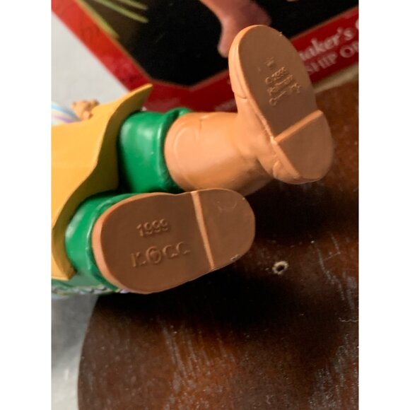 Hallmark Keepsake Ornament 1999 The Toymakers Gift Santa Figurine Collectors Clu - Picture 3 of 7